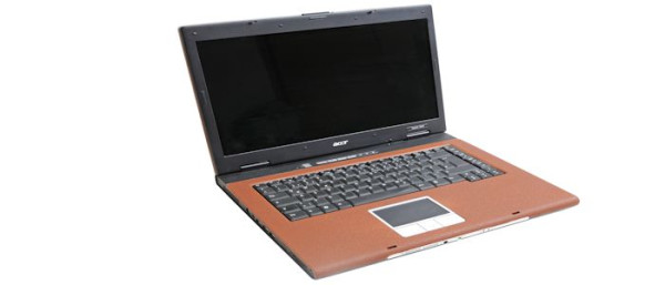 individuelles Design des Laptops durch Rost-Lackierung des Gehäuses
